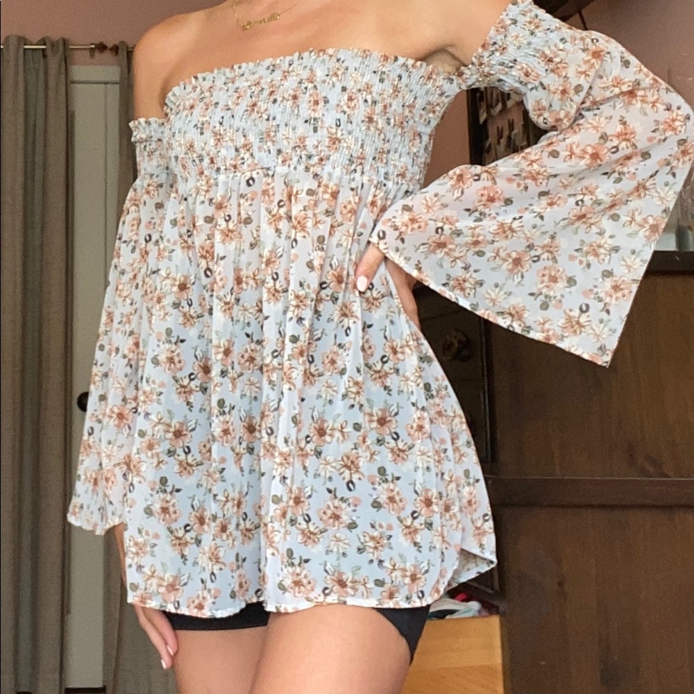 Peach Love CA Off the Shoulder Floral Blouse 🐚